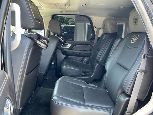 Used 2014 Cadillac Escalade Platinum image 22