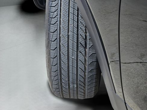 Certified 2025 Mercedes-Benz GLB 250 image 25