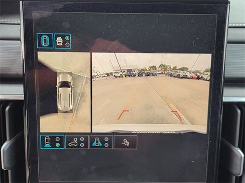 Used 2025 GMC Acadia Elevation image 17