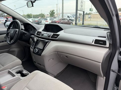 Used 2016 Honda Odyssey EX image 17