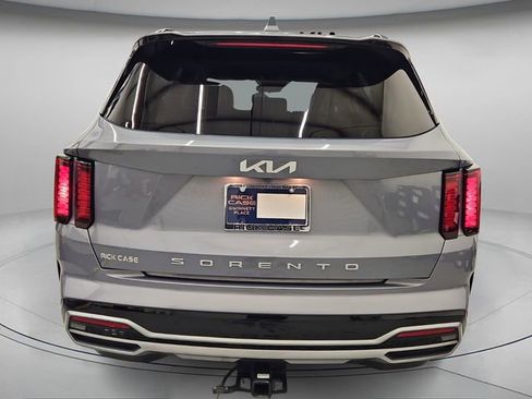 Used 2022 Kia Sorento S image 6