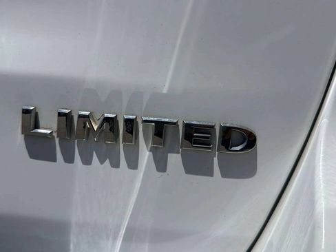 Used 2020 Jeep Grand Cherokee Limited AWD/4WD image 24
