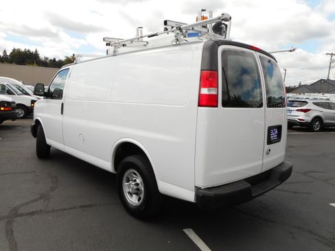 Used 2016 Chevrolet Express 2500 RWD image 7