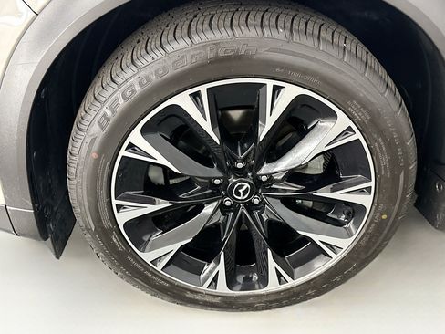 Used 2024 MAZDA CX-90 Plug-In Hybrid w/ Premium Pkg AWD/4WD image 11