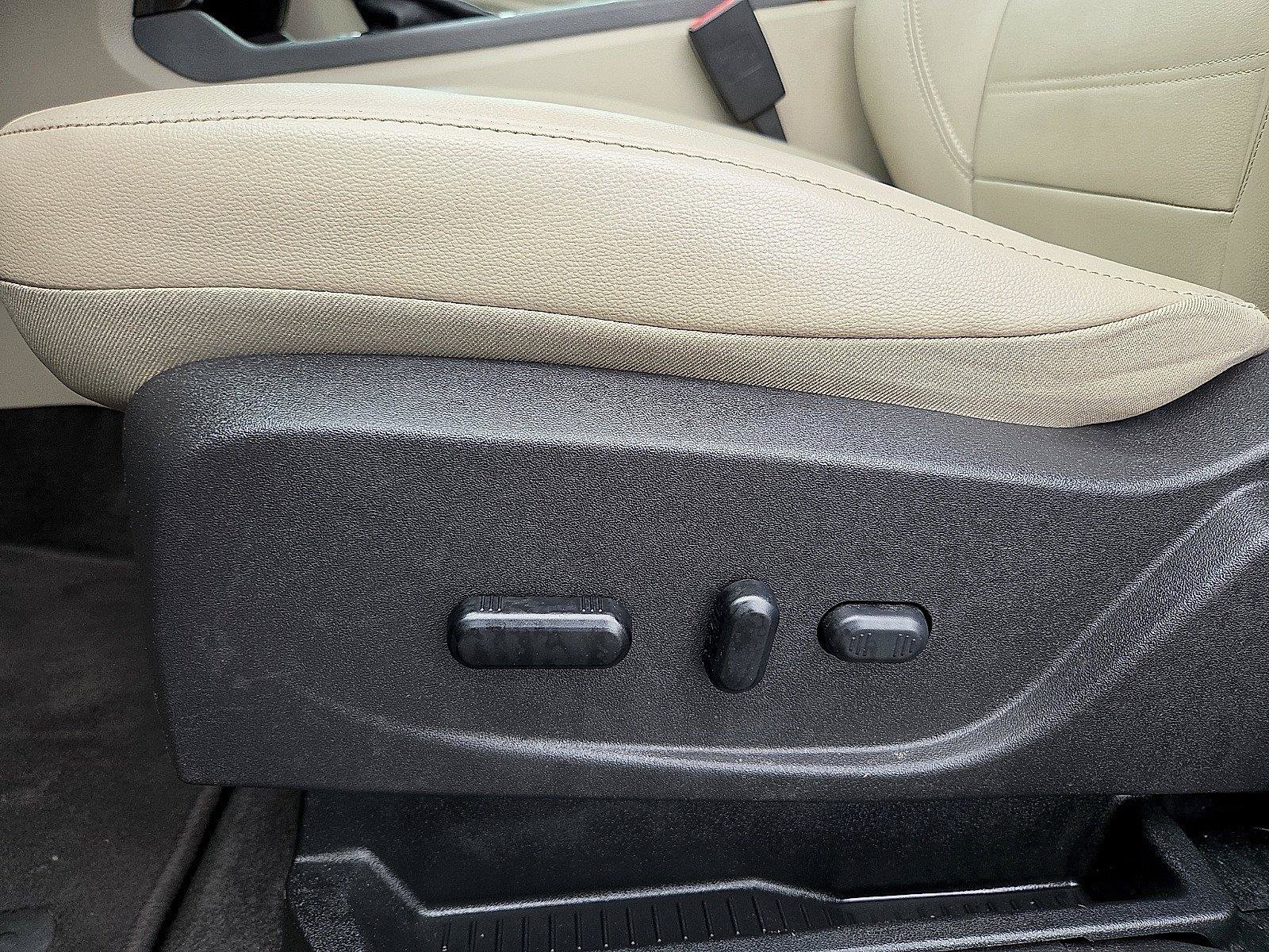 Used 2019 Ford Escape Titanium FWD image 16