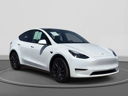 Used 2022 Tesla Model Y Performance AWD/4WD image 3