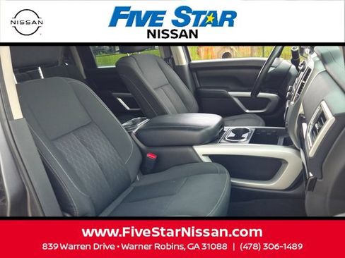 Used 2017 Nissan Titan SV RWD image 15