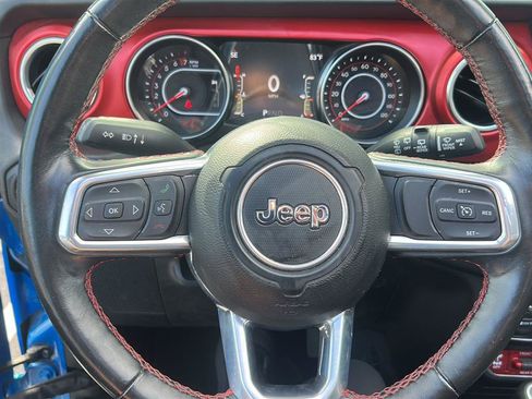Used 2022 Jeep Wrangler Unlimited Rubicon w/ Cold Weather Group AWD/4WD image 3