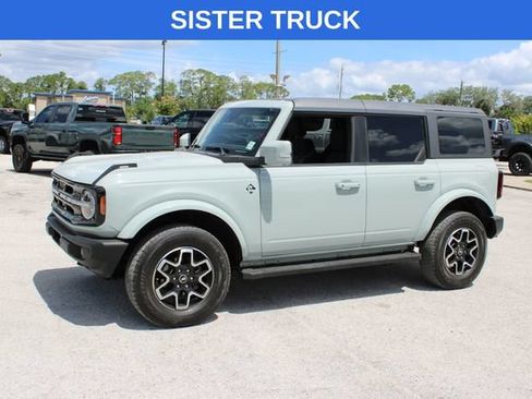 Used 2024 Ford Bronco Outer Banks AWD/4WD image 5
