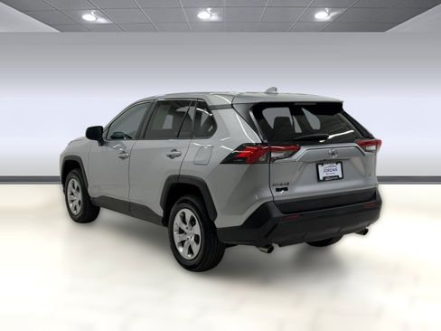 Used 2023 Toyota RAV4 LE AWD/4WD image 2