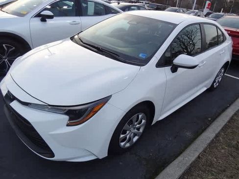 Used 2025 Toyota Corolla LE image 9
