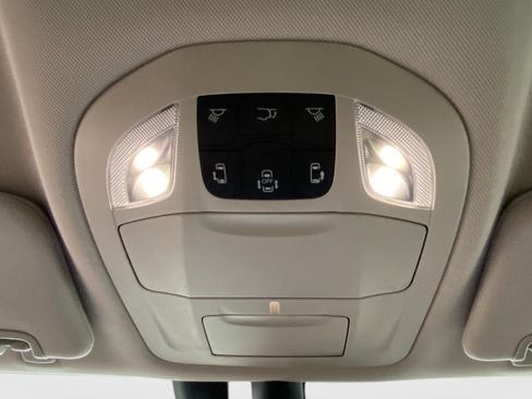 Used 2022 Chrysler Pacifica Touring-L FWD image 21