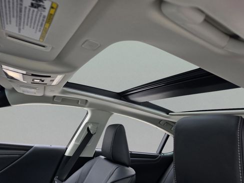 New 2025 Lexus ES 350 Ultra Luxury image 12