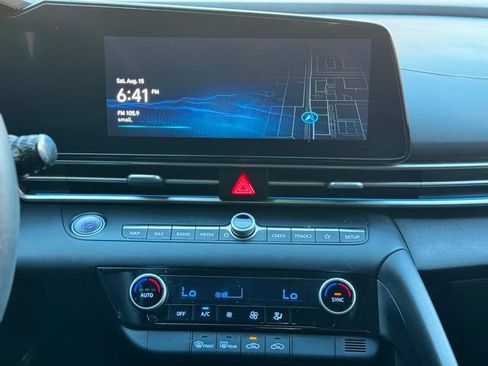 Used 2024 Hyundai Elantra SEL FWD image 33