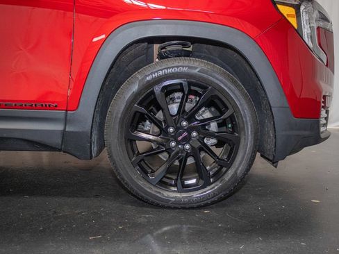 Used 2023 GMC Terrain SLE w/ Driver Convenience Package AWD/4WD image 9