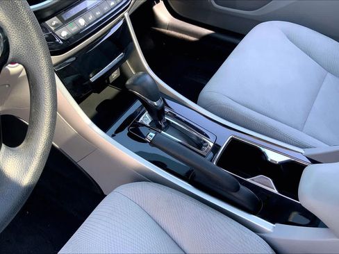 Used 2016 Honda Accord EX image 16