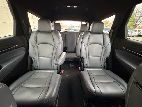 Used 2024 Buick Enclave Premium AWD/4WD image 12