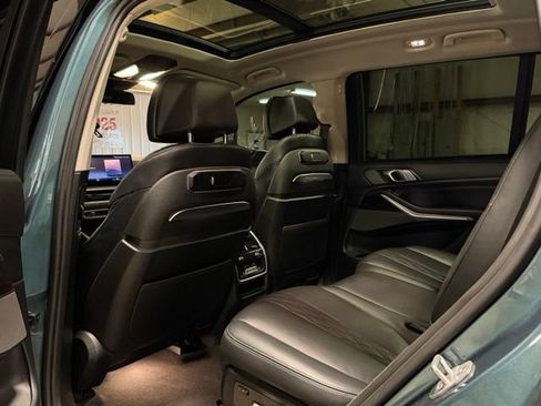 Used 2023 BMW X7 xDrive40i w/ Premium Package AWD/4WD image 10