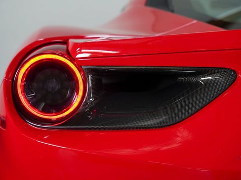Used 2017 Ferrari 488 GTB RWD image 20