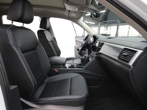 Used 2022 Volkswagen Atlas SEL R-Line image 32