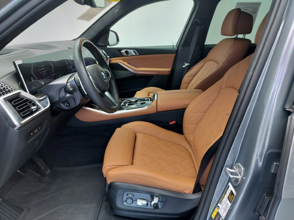 Certified 2026 BMW X5 xDrive50e w/ M Sport Package AWD/4WD image 8