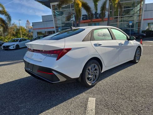 New 2026 Hyundai Elantra Blue image 7