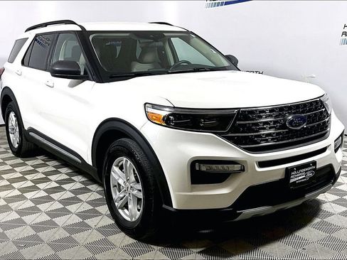 Used 2020 Ford Explorer XLT w/ Equipment Group 202A RWD image 3