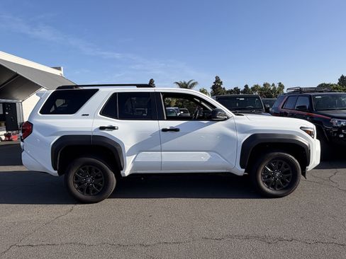 Certified 2026 Toyota 4Runner SR5 AWD/4WD image 2