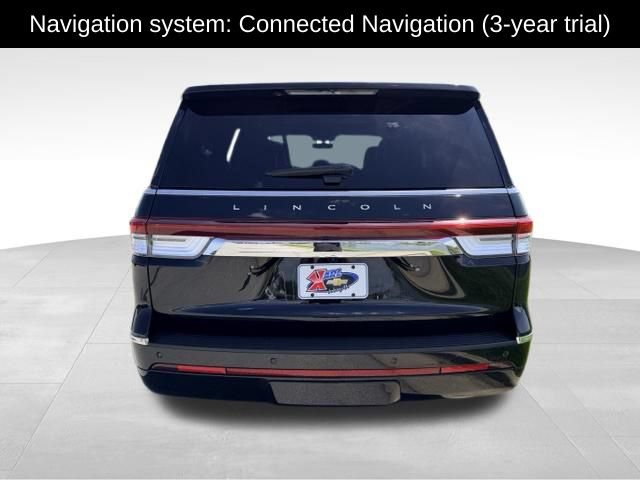 Used 2022 Lincoln Navigator Reserve AWD/4WD image 4