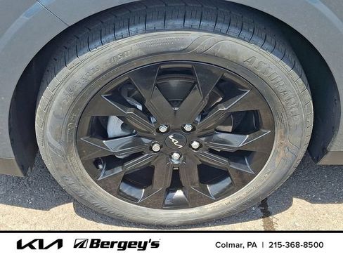 Certified 2024 Kia Carnival SX Prestige FWD image 10
