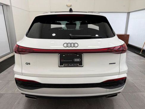 Certified 2025 Audi Q5 Premium w/ Convenience Package AWD/4WD image 3