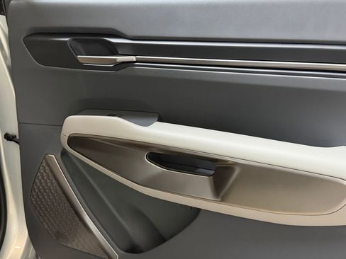 Used 2026 Kia EV9 Wind AWD/4WD image 47