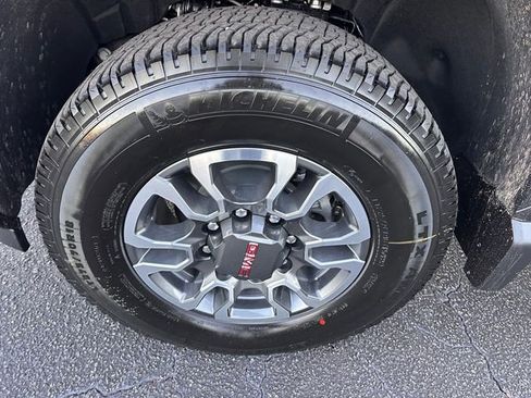 New 2026 GMC Sierra 2500 SLT w/ SLT Convenience Package image 15