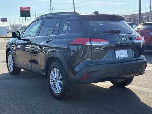 Used 2025 Toyota Corolla Cross LE image 5