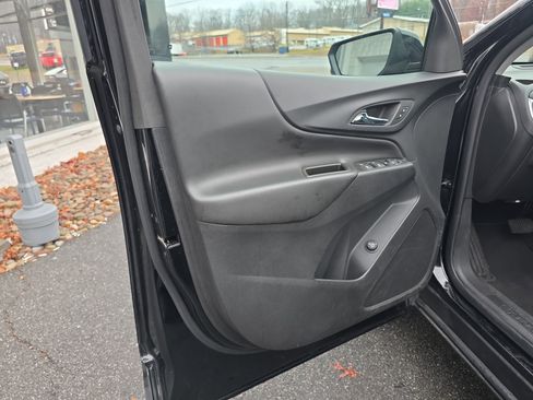 Used 2023 Chevrolet Equinox LT image 16