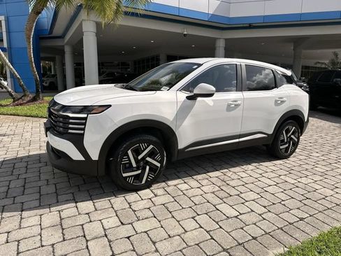 Used 2025 Nissan Kicks SV FWD image 21