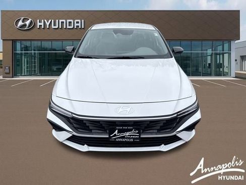 Certified 2025 Hyundai Elantra Sport image 8