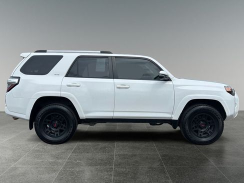 Used 2023 Toyota 4Runner SR5 Premium w/ SR5 Premium Package AWD/4WD image 10