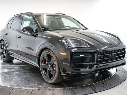 New 2026 Porsche Cayenne GTS AWD/4WD image 7
