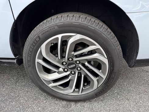 Used 2025 Lincoln Navigator L Reserve AWD/4WD image 19