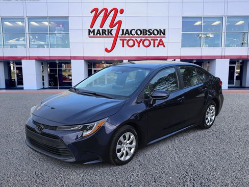 Used 2024 Toyota Corolla LE image 1
