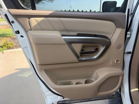 Used 2015 Nissan Armada SL AWD/4WD image 40