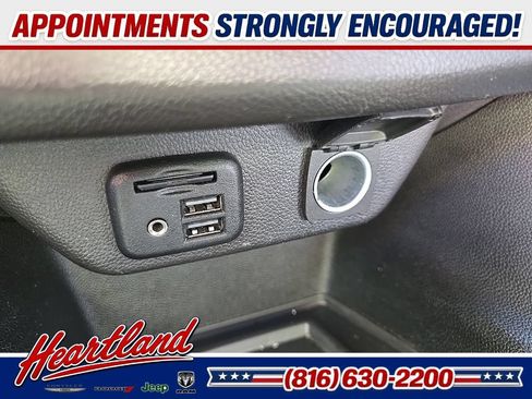 Used 2021 Chevrolet Traverse Premier AWD/4WD image 59