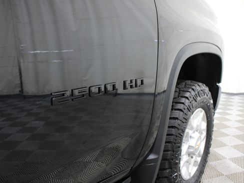 Used 2022 Chevrolet Silverado 2500 LTZ w/ LTZ Convenience Package AWD/4WD image 27