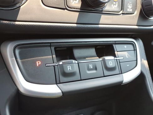 Used 2024 GMC Terrain SLE w/ Driver Convenience Package AWD/4WD image 12