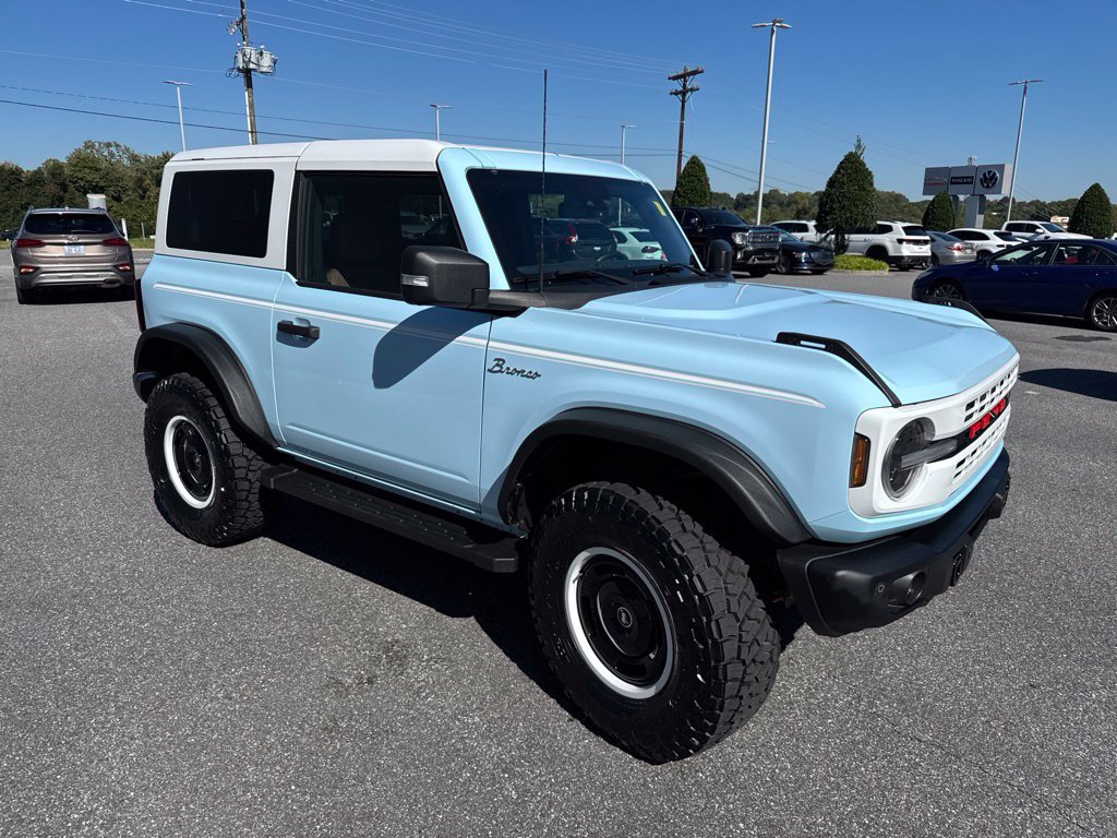 Used 2024 Ford Bronco Heritage Edition AWD/4WD image 3