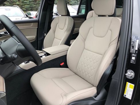 New 2026 Volvo XC90 B6 Plus w/ Protection Package Premier image 33