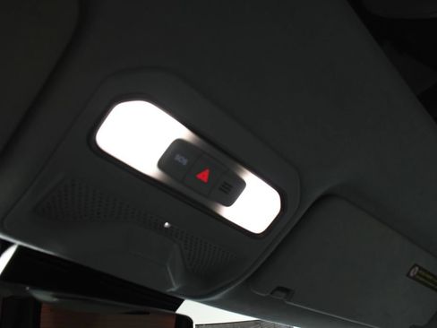 Used 2024 Rivian R1S Adventure AWD/4WD image 32