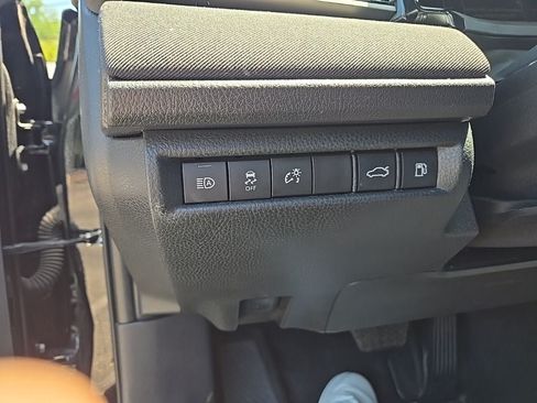 Used 2025 Toyota Camry LE FWD image 6