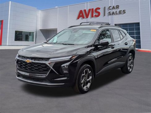 Used 2025 Chevrolet Trax LT w/ LT Convenience Package image 1